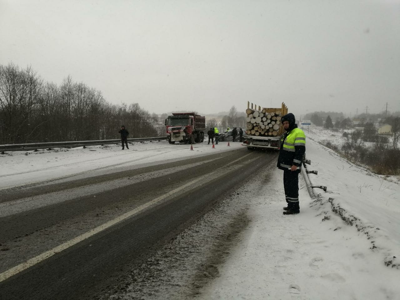 Два человека серьезно пострадали в аварии в Вологодском районе